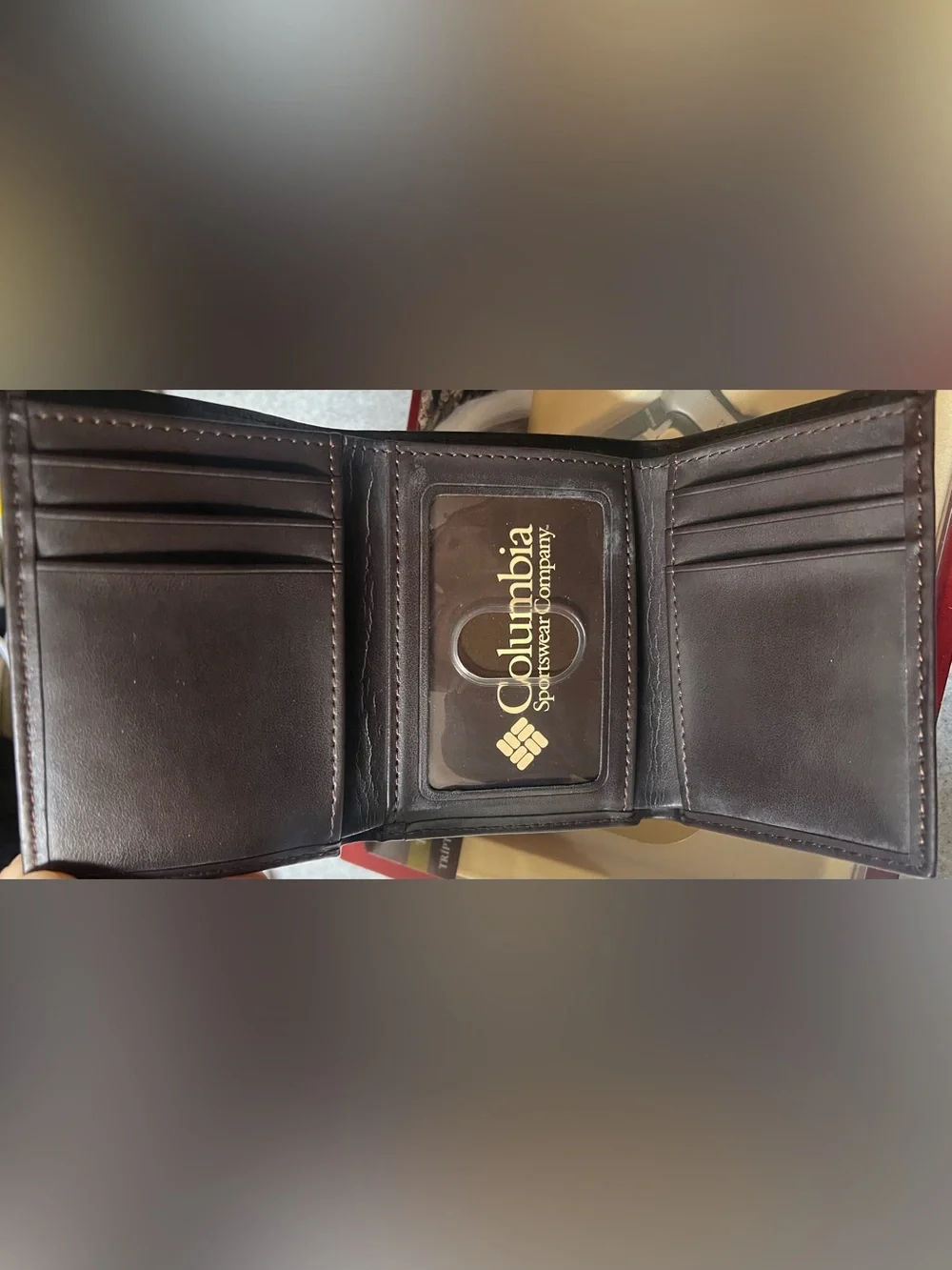 Columbia Men’s Dark Brown Leather Wallet and Multi-Tool Gift Set